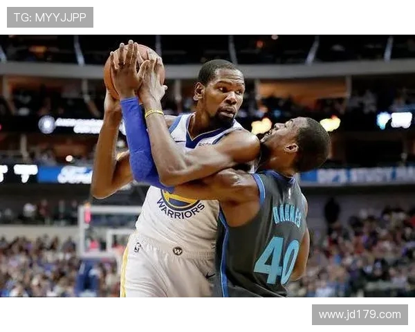 黄蜂与独行侠激烈对抗赛引发球迷热议与赛场冲突分析