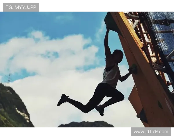 南京攀岩队灵活性变革引发热议探索攀岩运动的新发展方向