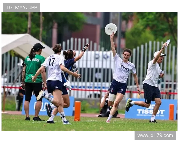 成都飞盘队实力之争引发热议球迷与专家各执己见探讨未来发展
